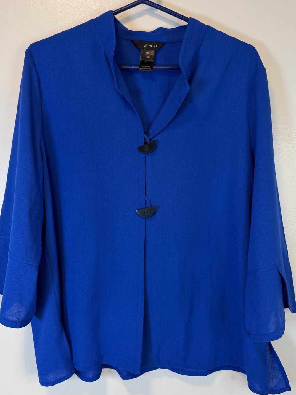 Ali Miles Blue Tunic Blouse 3/4 sleeves Split Cuffs crescent buttons Women’s XLP